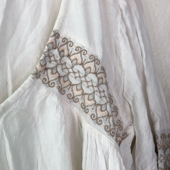 O’Neill White Bell Sleeve Top - Picture 3 of 6